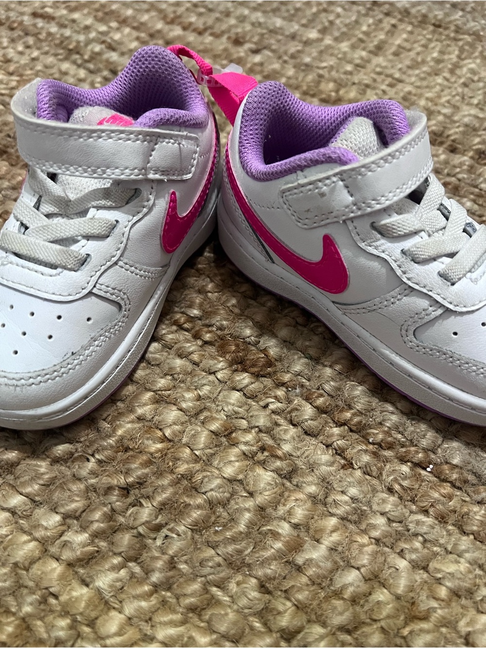 Toddler girls hot pink purple slip on Velcro faux laces Nike tennis shoes 5.5